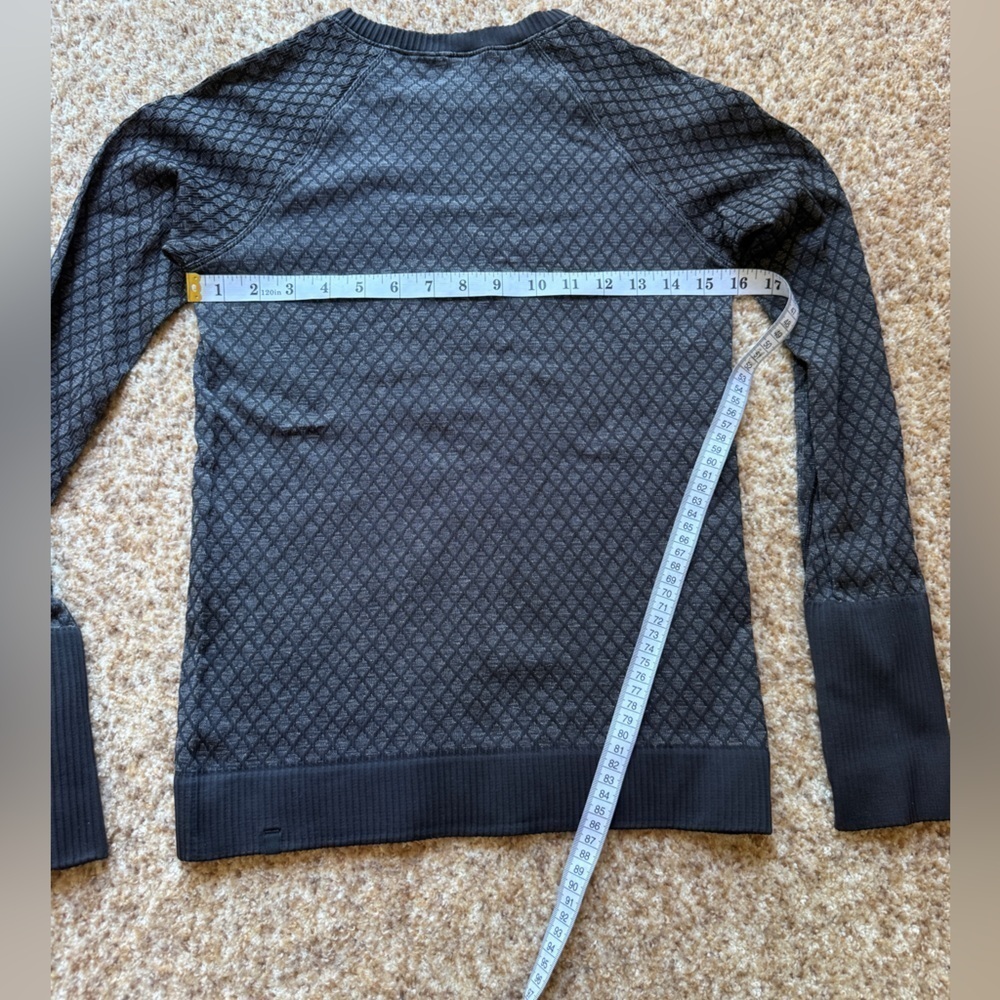 lululemon athletica Black Patterned Long Sleeve Top no size tag, 8? - Picture 5 of 6